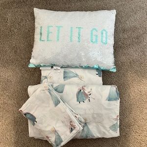 Pottery Barn Frozen Sheet set (size full)